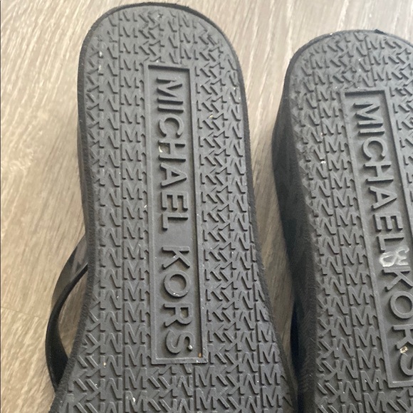 Michael Kors Black Flip Flops - Picture 3 of 3
